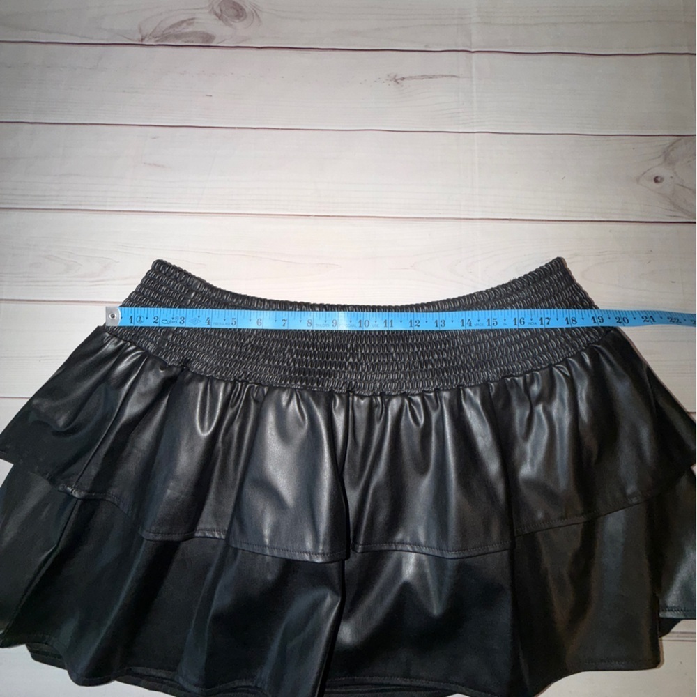 🖤 Black Faux Leather Tiered Mini Skirt | Size 20 | Smocked Waist | Cute + Edgy - Picture 9 of 13